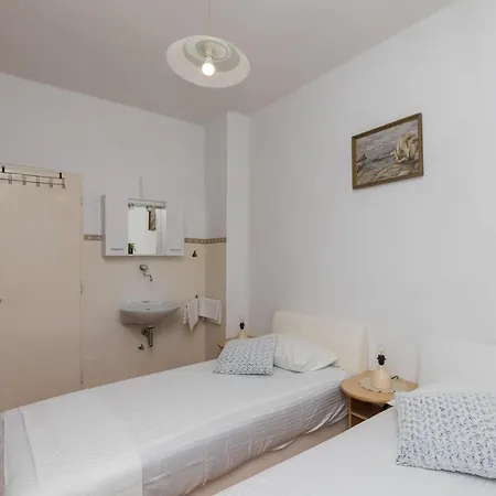 Appartement Bradas- Twin With Shared Bathroom No4 Dubrovnik